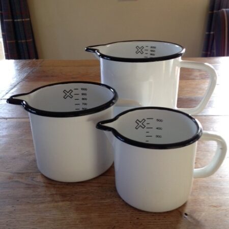 trio witte emaille maatkannen 2+ 1+  1/2 liter
