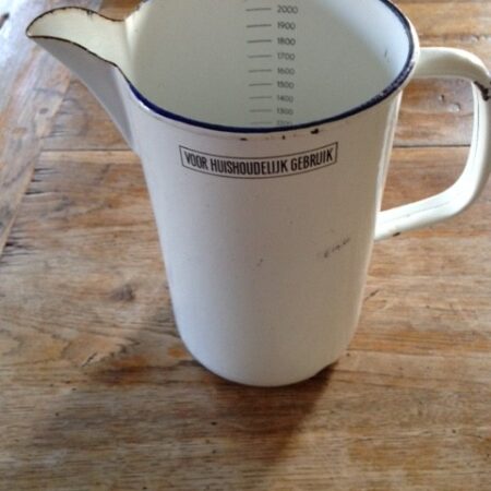 Vintage emaille maatkan 2 liter