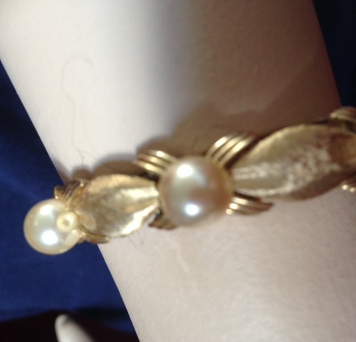 Trifari armband met faux parels