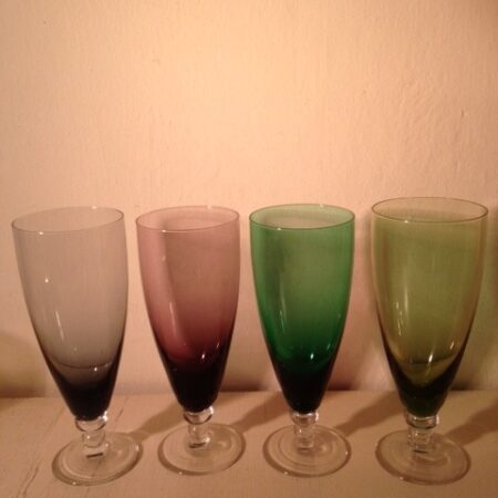 Carnaval Maastricht 4 x bierglas in antraciet, amethist, smaragd en jadegroen