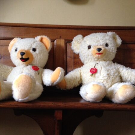 2 grote bijna identieke vintage Hermann Teddy beren