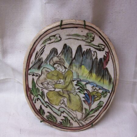 Majolica plaquette met romantisch tafereel