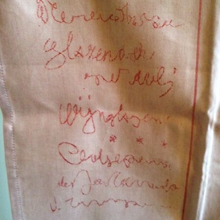 "Glazen" doek van Karijn Otjes in rose/rood
