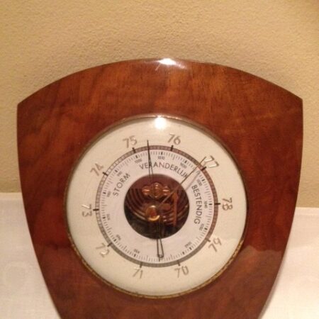 Retro barometer uit de jaren 1960