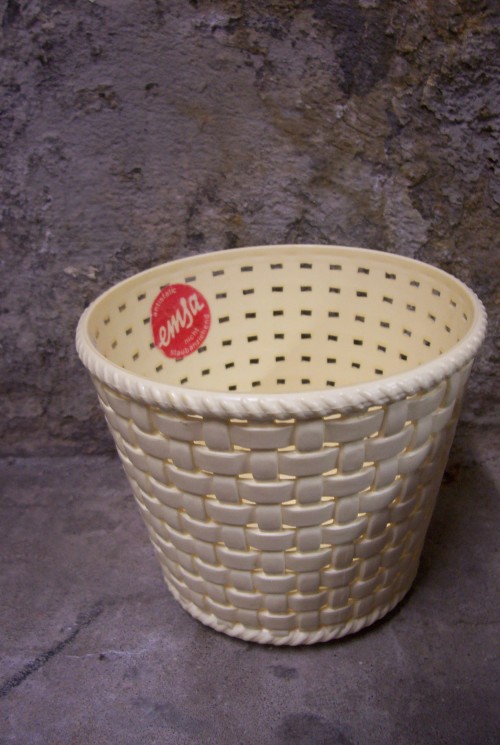 Retro plastic gevlochten bloempot van Emsa