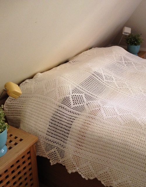 Brocante katoenen sprei handgemaakt 170 cm. x 200 cm.
