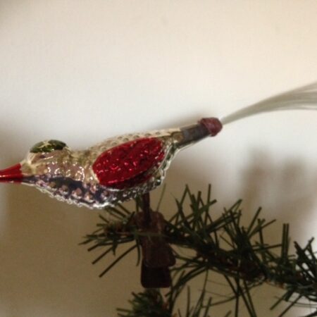 Antieke oude kerstbal een vogel in zilver,  rood en groen 1e kwart 1900