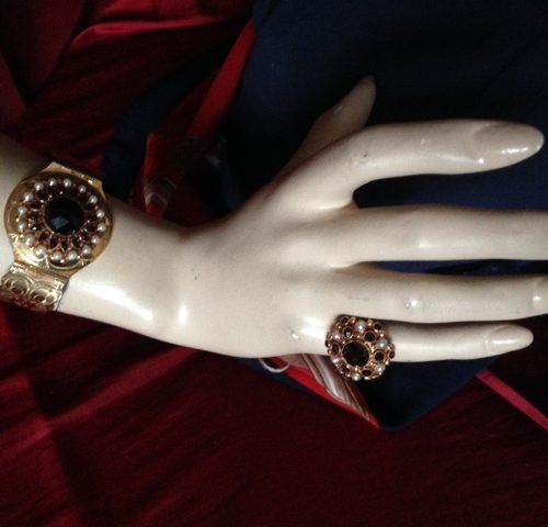 Rosegouden ring met granaat en parels