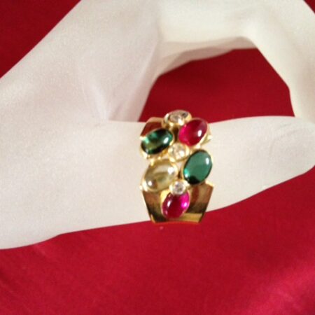 18 karaat gouden cocktail band ring met cabochon geslepen kleurstenen uit de seventies
