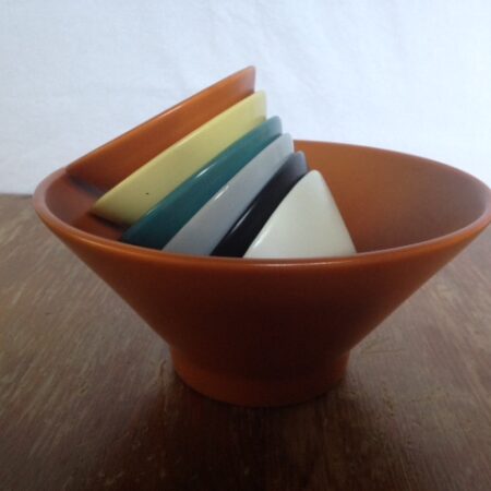 Plateel retro pinda of notenset 7 delig uit de seventies