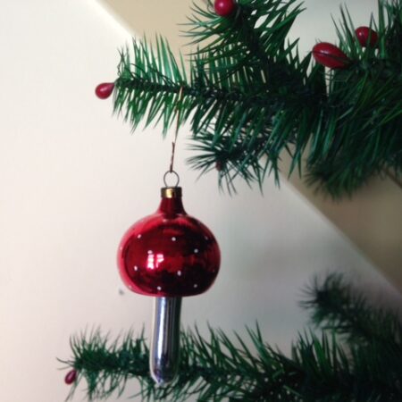 Oude Kerst paddenstoel rood met kleine witte stippen uit de jaren 1950