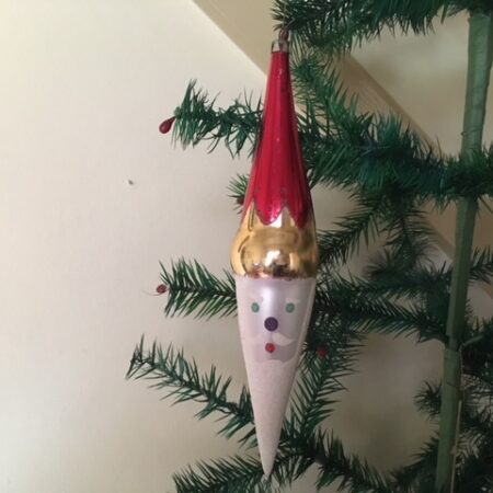 Oud giga groot kerstman hoofd als een pegel jaren 1950