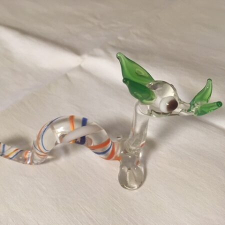 Murano zeepaard met oranje blauw en witte slingers uit de jaren 1970