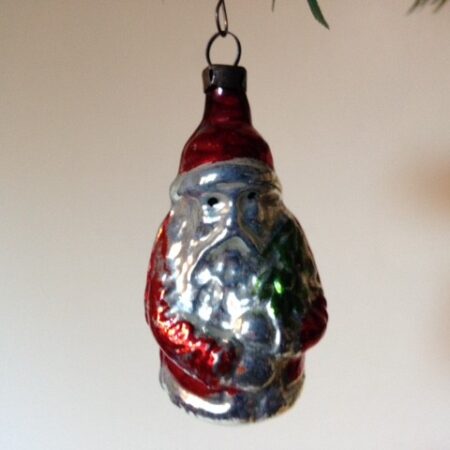 Antieke oude kleine kerstman van dun geblazen glas in rode jas 1e helft 1900