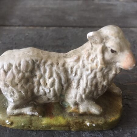 Antiek oud Kerst schaap van papier-mache