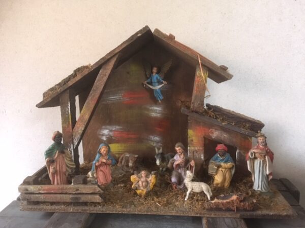 Oude antieke kerststal met 11 early plastic kerstgroep uit midden 1900 - Afbeelding 6