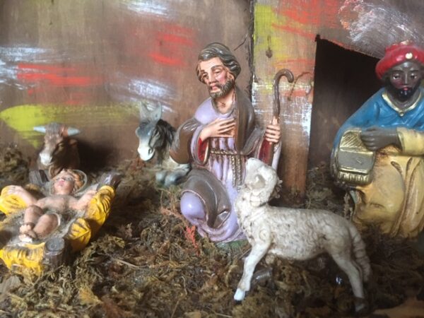 Oude antieke kerststal met 11 early plastic kerstgroep uit midden 1900 - Afbeelding 5