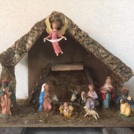 Oude vintage Kerststal met 10 delige early plastic kerstgroep uit de jaren 1950-1960