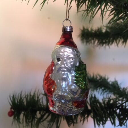 Antieke kleine kerstman van dun geblazen glas in rode jas uit 1e kwart 1900