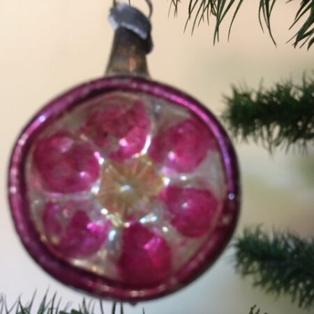 Antieke mini deuk reflex kerstbal van vliesdun geblazen glas uit de 19e eeuw