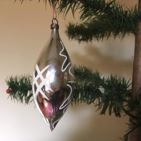 Oude antieke kerstbal pegel of druppel van dun geblazen glas in zilver 1e kwart 1900
