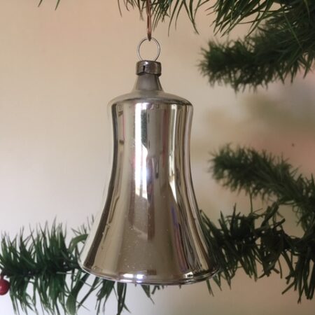 Antieke oude kerstklok van dun geblazen glas in zilver 1e kwart vorige eeuw.