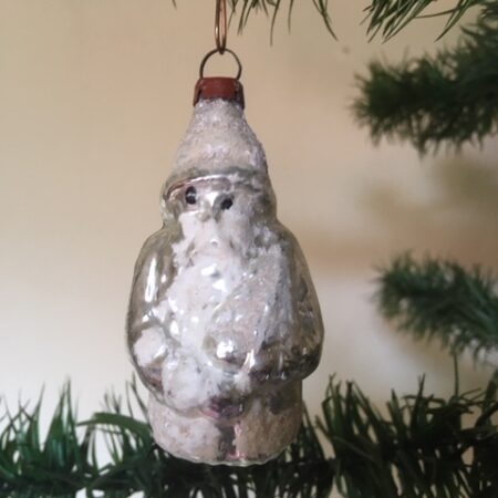Antieke oude kerstman van dun geblazen glas in zilver 1e helft 1900