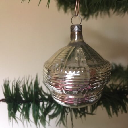 Antieke oude kerstbal een lampion van dun geblazen glas in zilver 1e kwart 1900