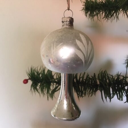 Antieke oude kerstbal een lamp van dun geblazen glas in zilver 1e helft 1900