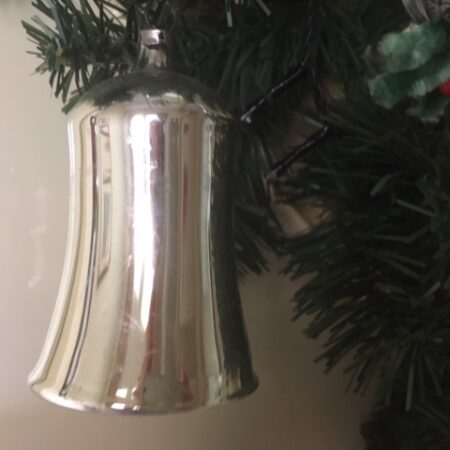 Antieke grote oude kerstklok van dun geblazen glas in zilver 1e kwart 1900