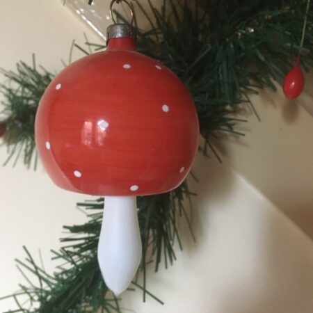 Oude antieke kerstbal een paddenstoel van dun geblazen glas 1e kwart vorige eeuw