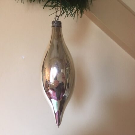 Antieke, gladde kerst pegel van dun geblazen glas in zilver 1e helft 1900