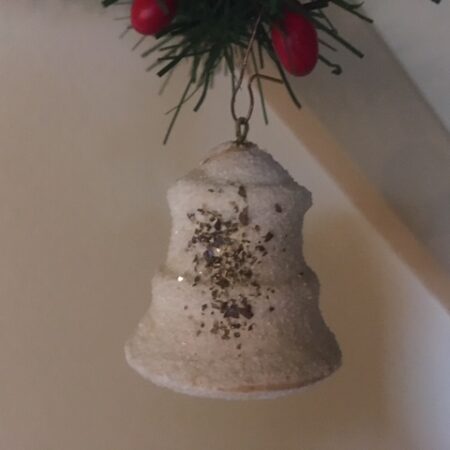 Antieke oude watten kerstklok met mica versiering rond 1900