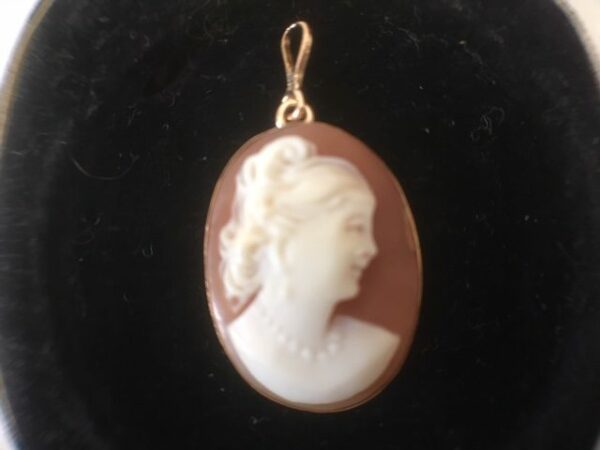Vintage hanger met schelp camee in 14 kt. geelgouden omranding - Afbeelding 4