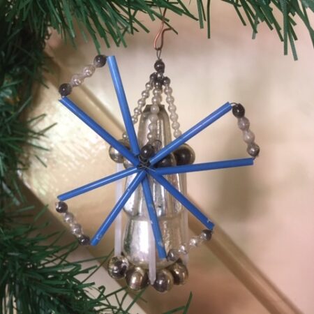 Oude antieke kerstbal een molen uit Gablonz 2e kwart vorige eeuw