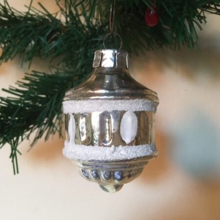 Oude kerstbal een lampion van dun geblazen glas in zilver 3e kwart 1900