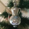 Antieke oude koffiepot van dun geblazen glas in zilver en wit 1e kwart 1900