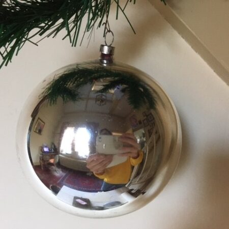 Antieke oude giga grote kerstbal van dun geblazen glas in zilver 1e kwart 1900