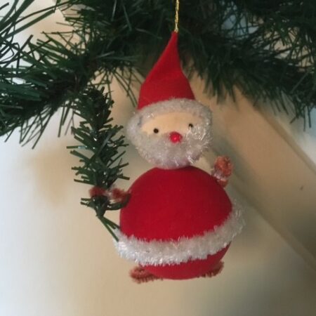 Vrolijke retro kerstman van vilt en chenille 1950-1960