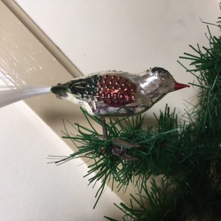 Antieke oude Kerst vogel van dun geblazen glas in rood en groen 1e kwart 1900