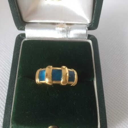 18 kt. geelgouden seventies ring met blauw emaille Frankrijk