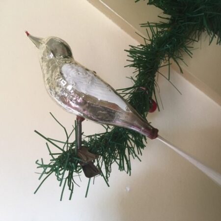 Antieke oude, flinke Kerstvogel van dun geblazen glas in zilver en wit 1e helft 1900