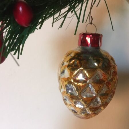 Oude kerstbal dennenappel van geblazen glas midden 1900