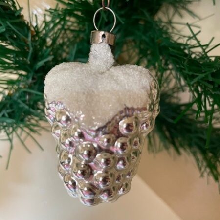 Antieke oude kerstbal een tros druiven van dun geblazen glas in zilver 1e kwart 1900