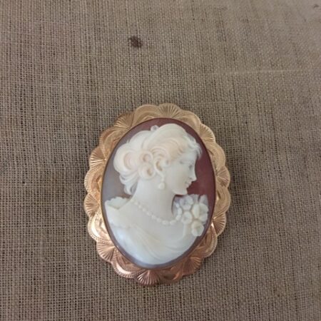 Grote 14 kt. geelgouden camee hanger en broche met vrouwenkopje