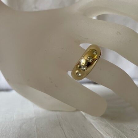 14 kt. geelgouden bolle gypsy ring met 4 x briljant geslepen diamant