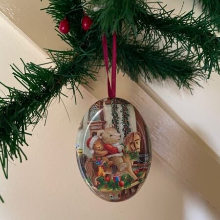 Engelse tinplate candy container of snoepdoosje voor in de kerstboom