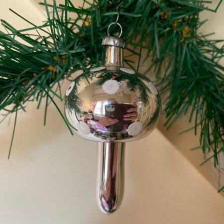 Oude paddenstoel in zilver met witte stippen jaren 1950