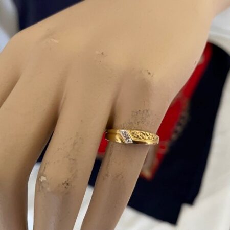 14 kt. geelgouden vintage ring met briljant geslepen diamant