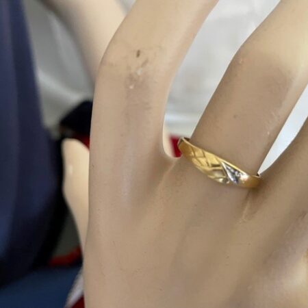 14 kt. geelgouden ring met briljant geslepen diamant